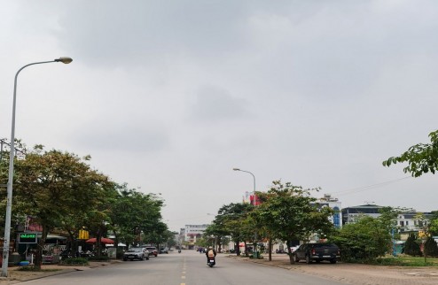 4 tỷ x có 65m2 đất mặt đường kinh doanh tại Gia Lâm, Hà Nội. Lh 0989894845